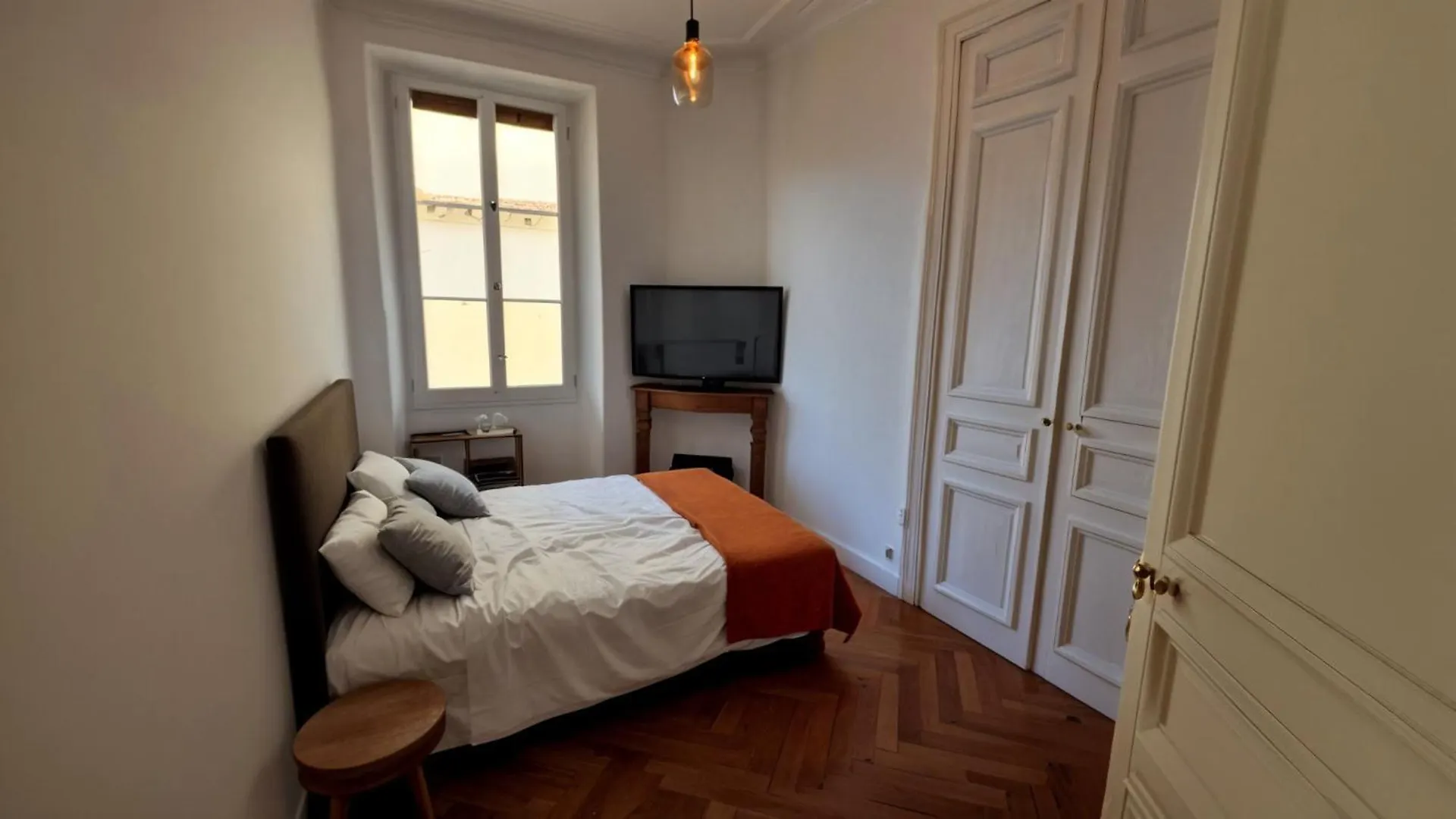 Chic Bourgeois Apartment Heart Of Cannes France